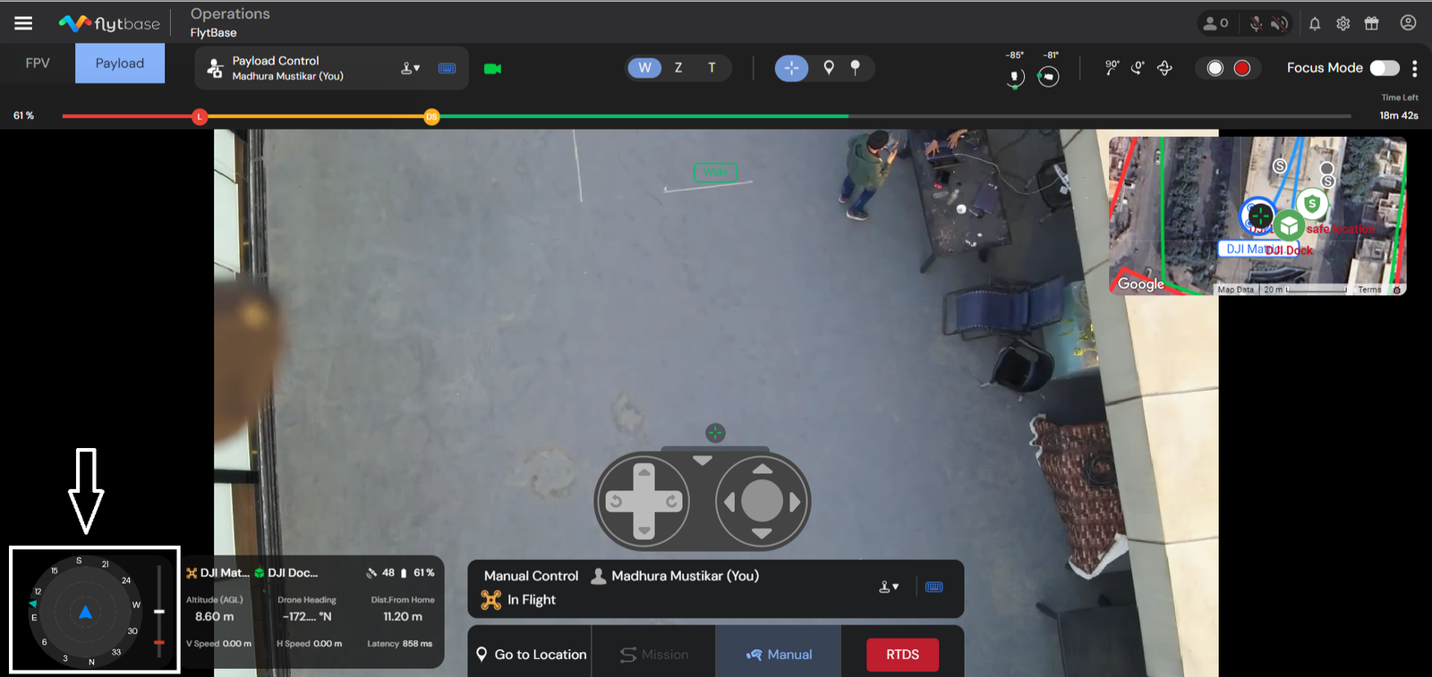Pantalla de navegación con sensor para evitar colisiones (CAS) en la vista de cabina